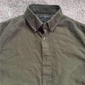Banana Republic Men's Dark Green Button-Down Shirt